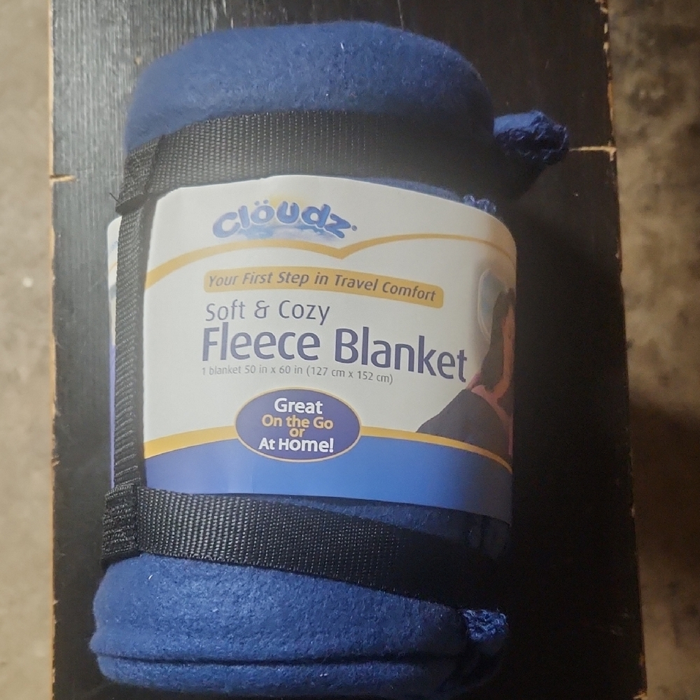 Cloudz Soft & Cozy Blue Fleece Blanket